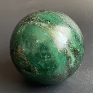 Natural Raw Gemstone Emerald Sphere Rock Polished Green Crystal Quartz Ball Feng Shui Decoration Gift Reiki Healing